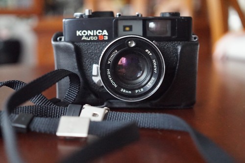 Konica auto schwarz - auto,